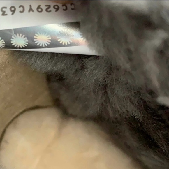 UGG classic gray mini fluff boots size 6 NWOB - Picture 7 of 9